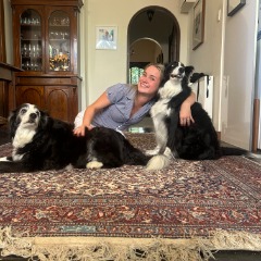 Holly profile picture