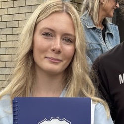Chloe profile picture