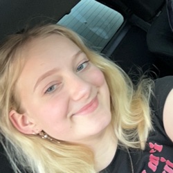 Claudia profile picture