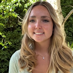 claudia profile picture