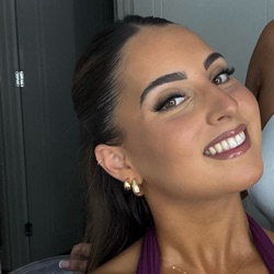 Claudia profile picture