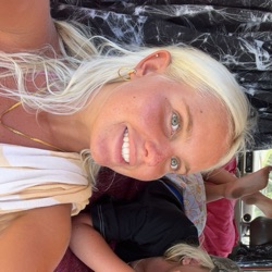 maxine profile picture