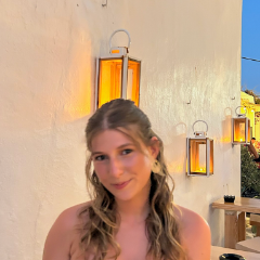 Claudia profile picture