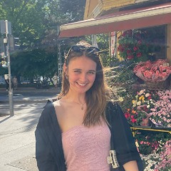 Lili profile picture